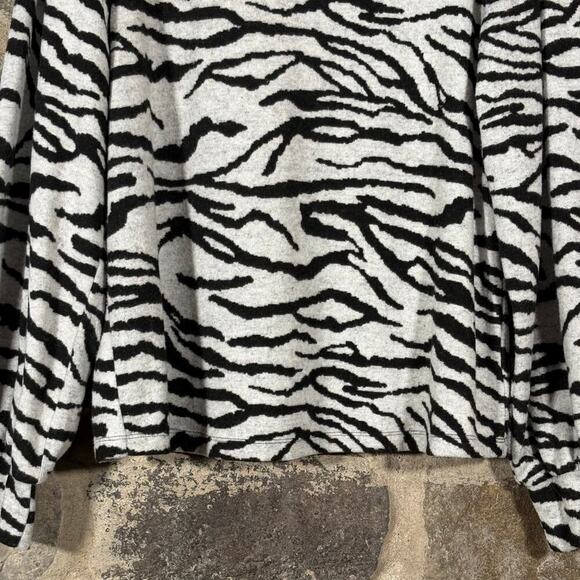 Social Standard By Sanctuary Sweater Woman's Medium Gray Black‎ Puff Sleeve - Picture 6 of 12